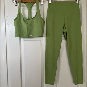 Set Active Set | Set Active Sportbody Body Bra & Leggings| Color: GROW | Size: M